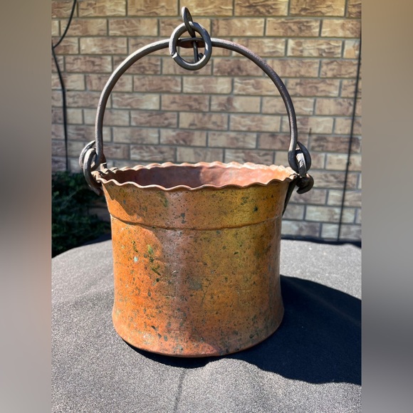 Late Victorian Hand-Hammered Copper Cauldron Pot - Picture 5 of 8
